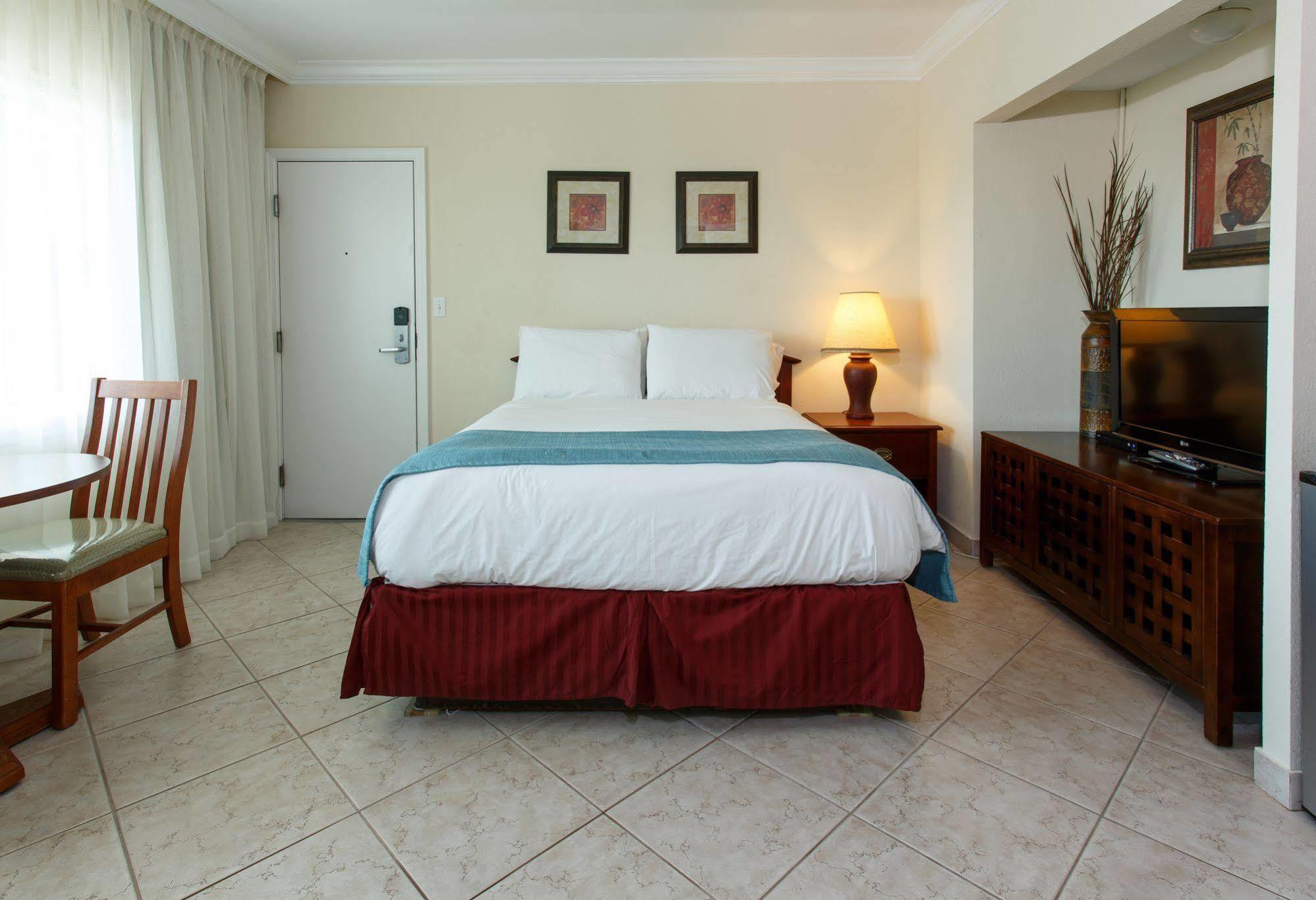 The Sea Lord Hotel & Suites (Adults Only) Lauderdale-by-the-Sea Exterior photo
