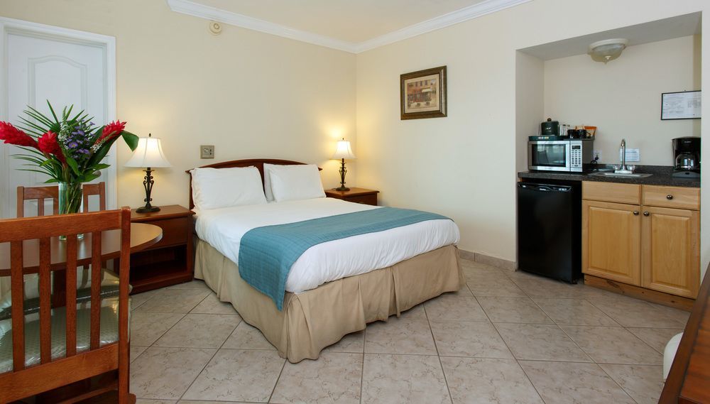 The Sea Lord Hotel & Suites (Adults Only) Lauderdale-by-the-Sea Exterior photo