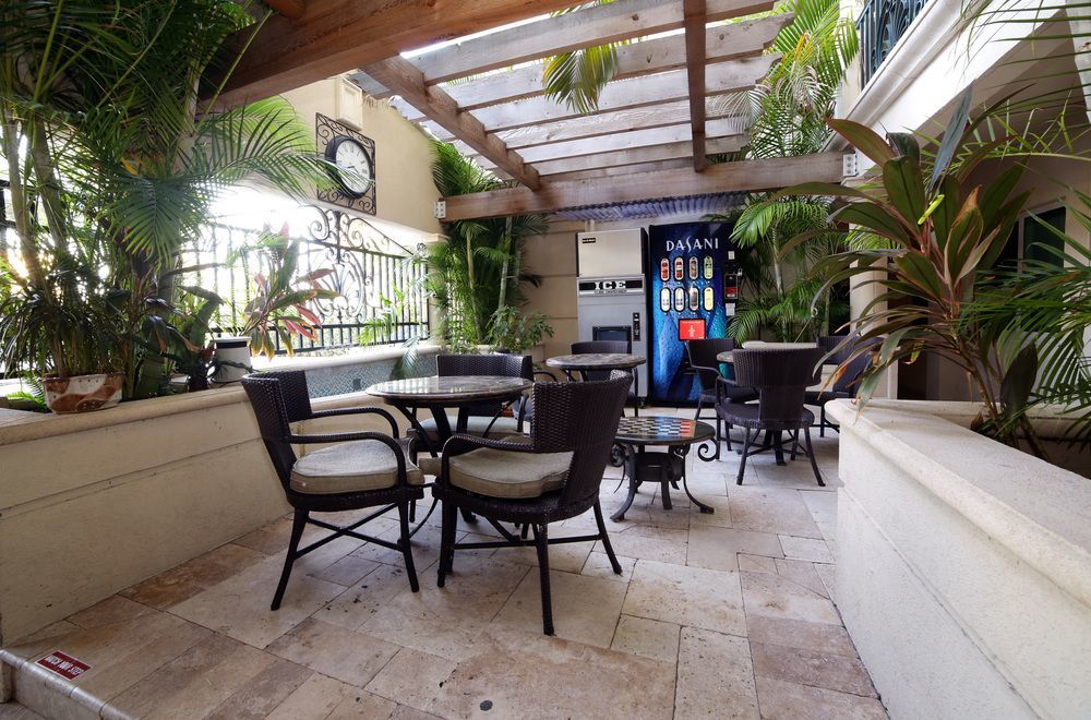 The Sea Lord Hotel & Suites (Adults Only) Lauderdale-by-the-Sea Exterior photo
